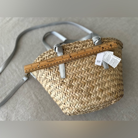 GAP Straw Tote Bag - Picture 7 of 8